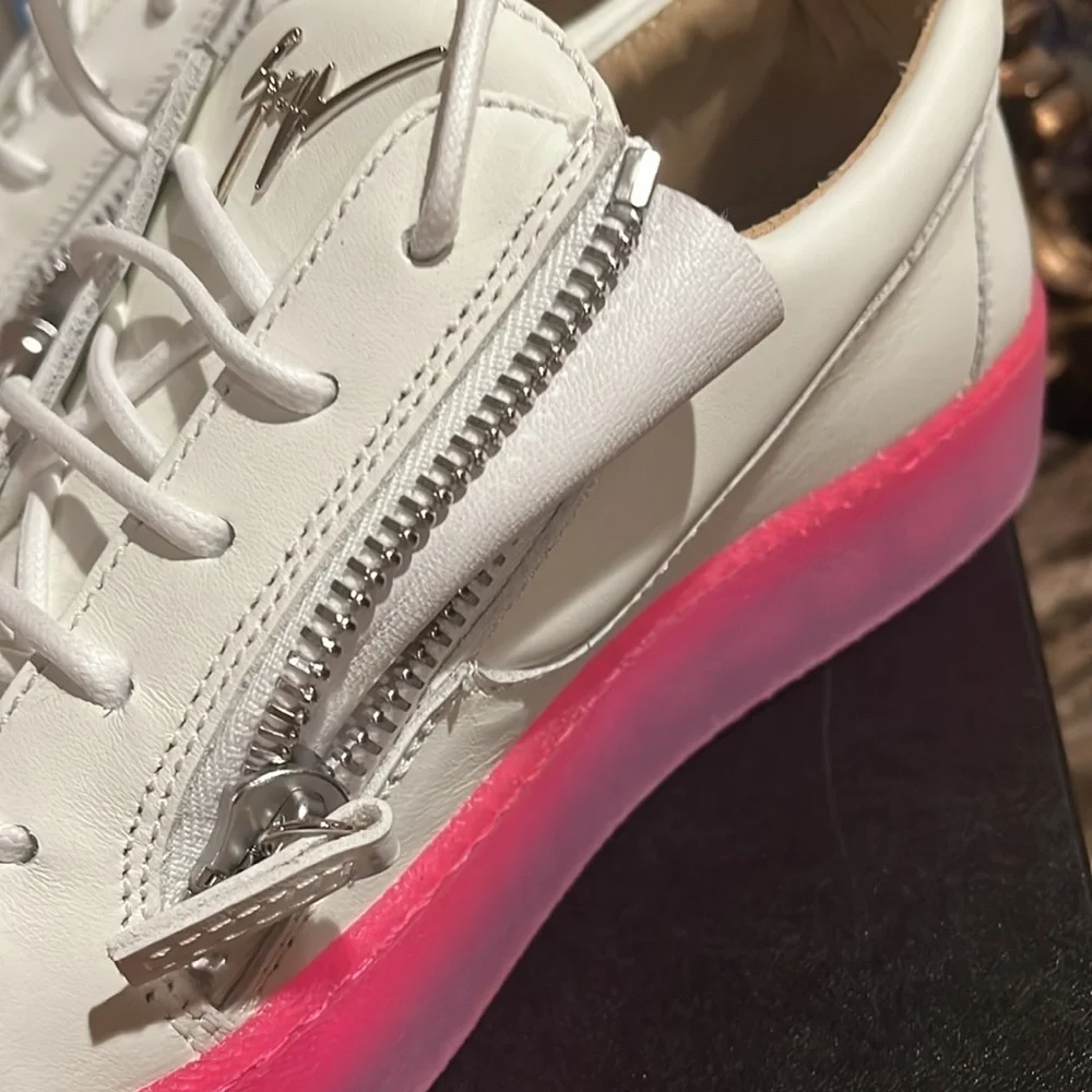 Giuseppe Zanotti size 41 pink bottom white sneaker. W-41 NWB - Picture 12 of 13